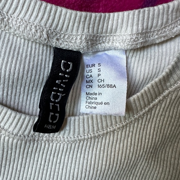 Green and cream tight fitting dress - Picture 2 of 3